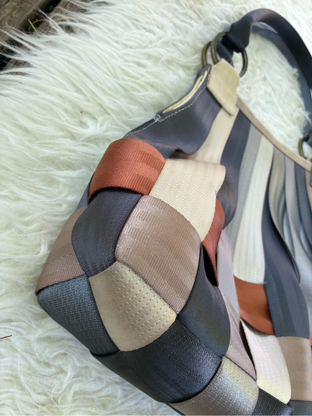 🌺HP🌺Rare GORGEOUS Harvey Stella Treecycle seatbelt bag🌺 - Picture 5 of 12
